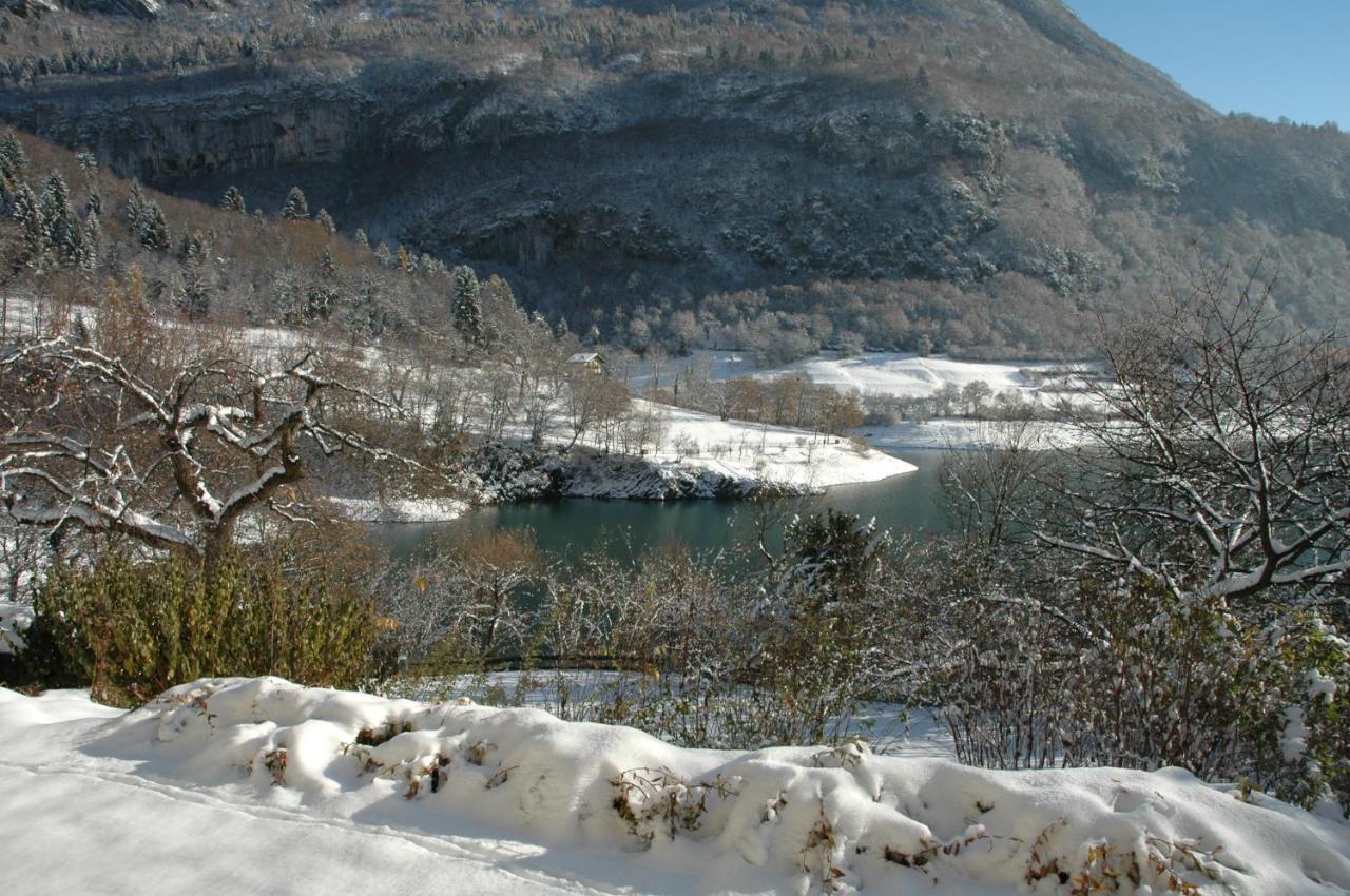 Al Trovante Aparthotel Tenno Buitenkant foto