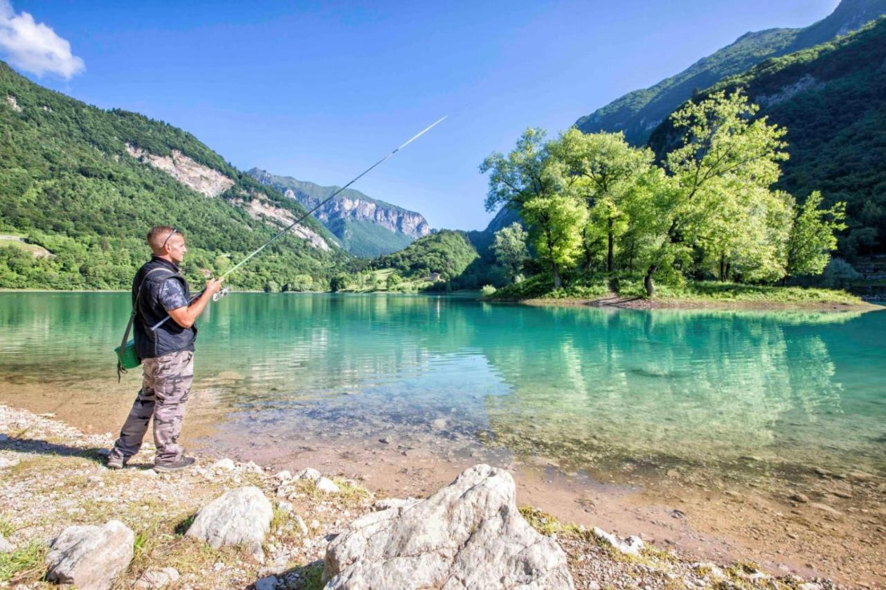 Al Trovante Aparthotel Tenno Buitenkant foto